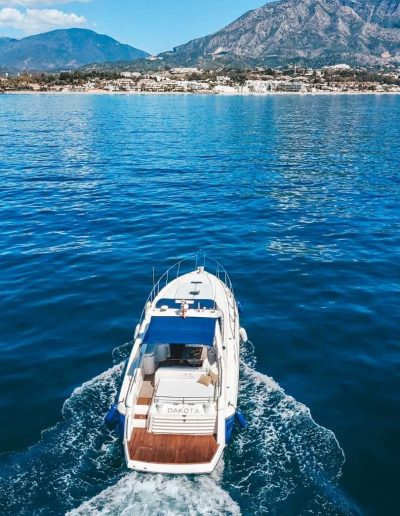 Sunseeker 42 Mustique – «Dakota» - Dron - Web