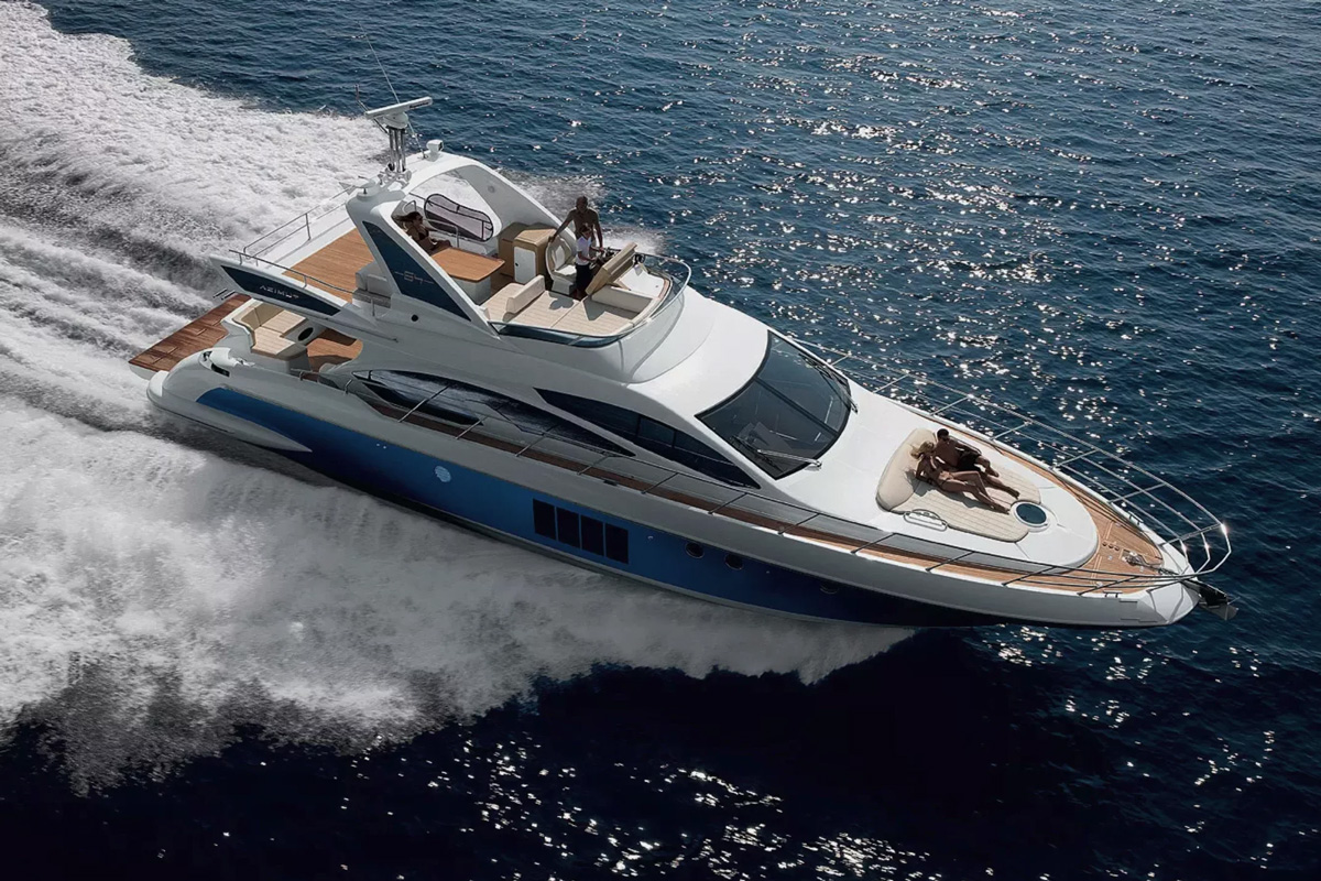 Azimut 58 navegando - TT Yacht Charters Puerto Banus