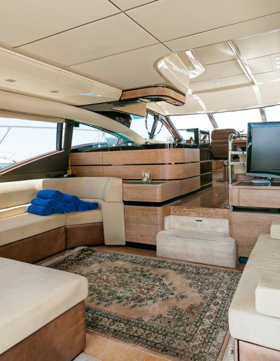 Azimut-58 – Salon