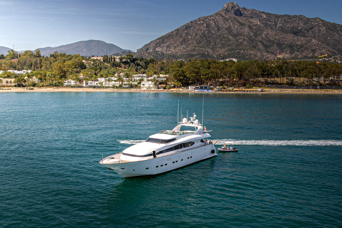 Maiora 26DP cruising off Puerto Banús with La Concha mountain in the background