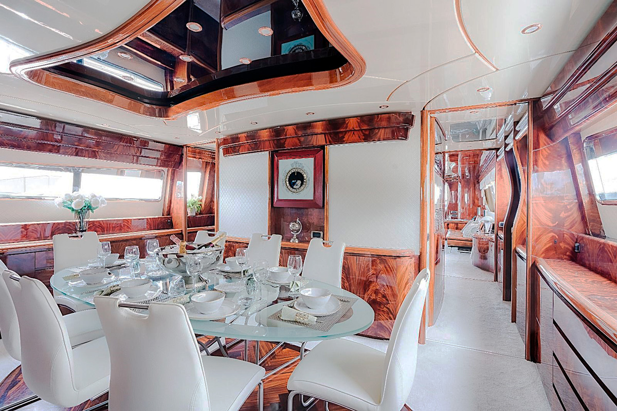 Maiora 26DP dining room