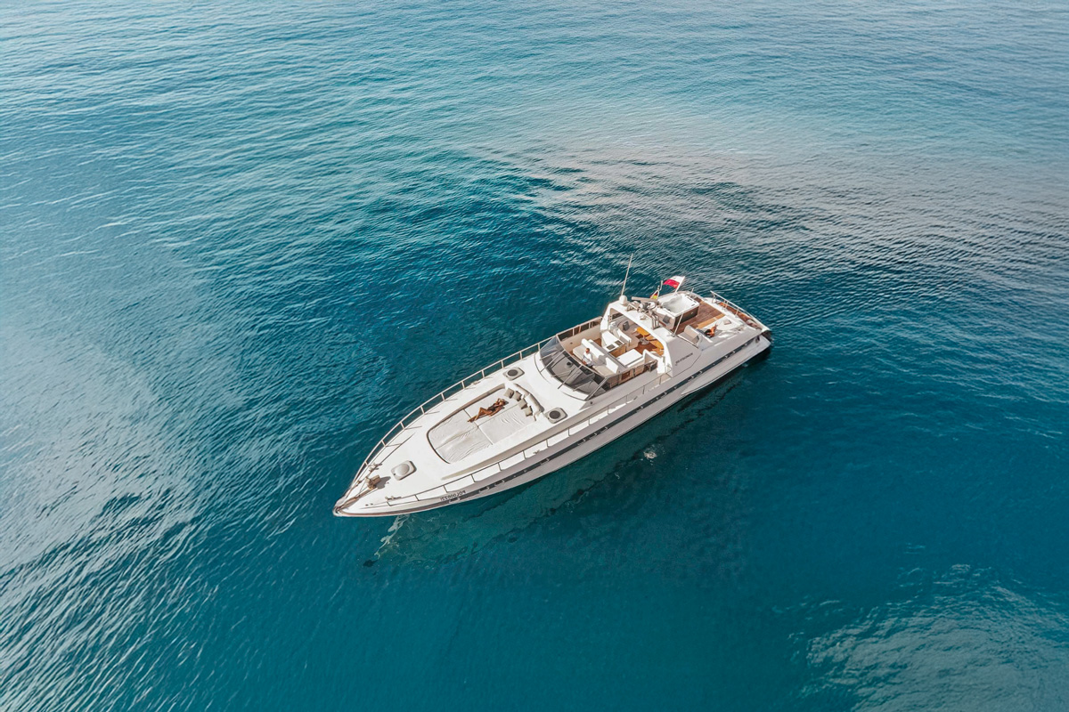 Mangusta 80 cruising off Puerto Banús